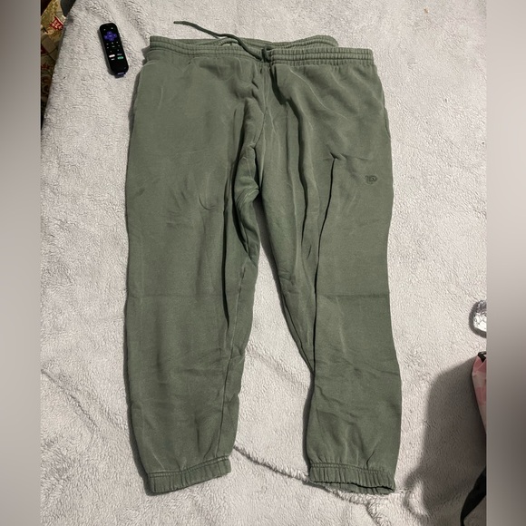 Victorias Secret Pink Slim Ivy sweatpants - Picture 3 of 5